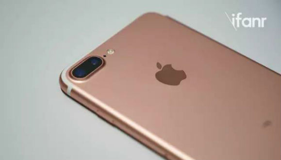 【爱范儿】我们上手了iPhone 7 发现亮点其实不在手机上(图1)