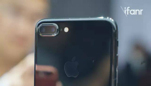 【爱范儿】我们上手了iPhone 7 发现亮点其实不在手机上(图8)