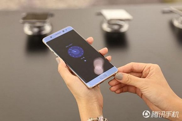 【腾讯科技】三星Note 7上手：跳级生也弯了 且弯得很彻底(图14)