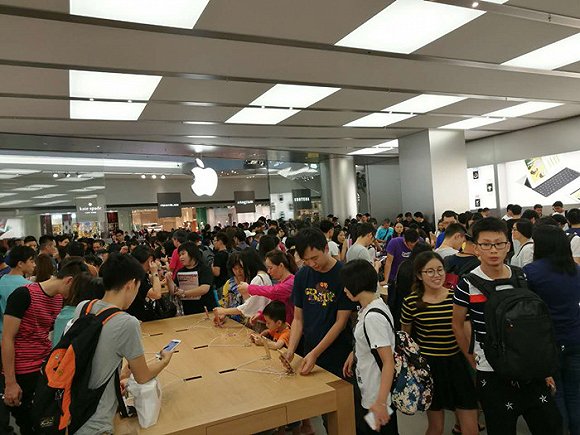 iPhone 7国内首销火爆 黄牛加价近千元收购产品(图4)