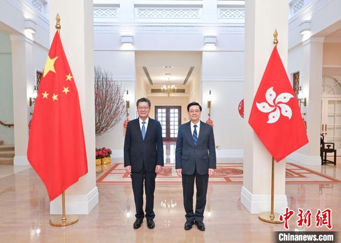 香港特首李家超与广州市委书记会面，探讨深